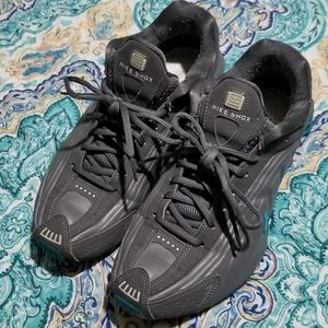 Men's Nike Shox shoe size 8.5US